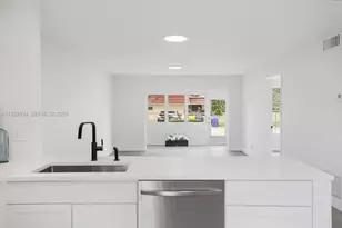 737 Nantucket Cir, Lake Worth, FL 33467 - Photo 9