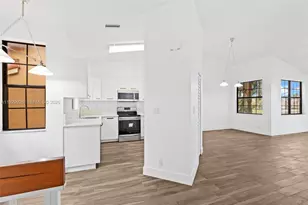 15569 N Miami Lakeway N, Miami Lakes, FL 33014 - Photo 11