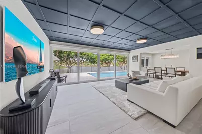 8451 Dundee Ter, Miami Lakes, FL 33016 - Photo 11