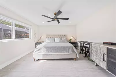 8451 Dundee Ter, Miami Lakes, FL 33016 - Photo 23