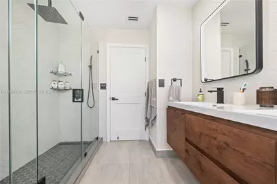 8451 Dundee Ter, Miami Lakes, FL 33016 - Photo 31