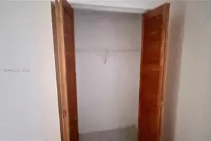 851 NE 207th Ln, Miami, FL 33179 - Photo 15