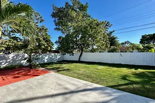 629 SW 4th St, Hallandale Beach, FL 33009 - Photo 23