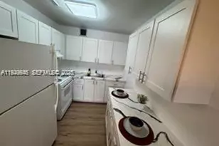 13550 SW 6th Ct, Pembroke Pines, FL 33027 - Photo 3