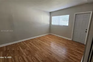 1040 N 70th Ave, Hollywood, FL 33024 - Photo 11