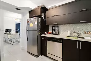 100 Bayview Dr, Sunny Isles Beach, FL 33160 - Photo 9