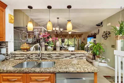 12691 NW 14th Pl, Sunrise, FL 33323 - Photo 9