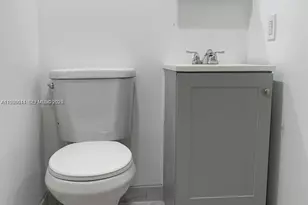 20811 NW Miami Pl, Miami Gardens, FL 33169 - Photo 11