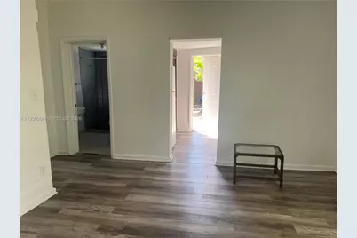 842 SW 12th Ave, Miami, FL 33130 - Photo 9