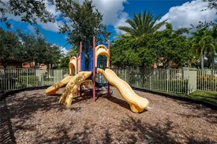 1009 SW 144th Ave, Pembroke Pines, FL 33027 - Photo 35