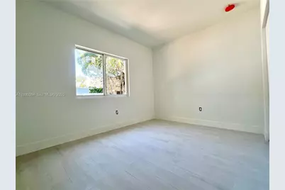 6820 NW 6th Ct, Miami, FL 33150 - Photo 9