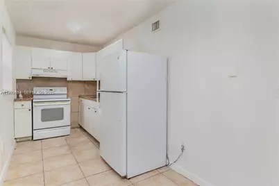 1123 NW 27th Ave #1, Fort Lauderdale, FL 33311 - Photo 5