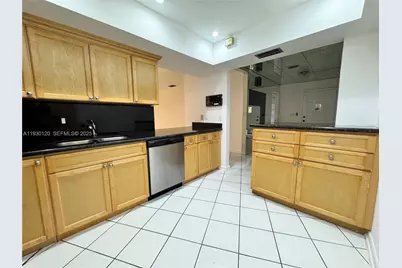 2001 S Saint Andrews Rd #121, Hollywood, FL 33021 - Photo 29