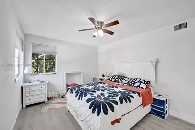 3643 San Simeon Cir, Weston, FL 33331 - Photo 15