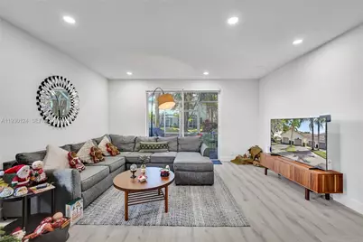 3643 San Simeon Cir, Weston, FL 33331 - Photo 5