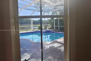 1035 Waterside Cir, Weston, FL 33327 - Photo 19