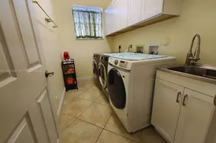 1035 Waterside Cir, Weston, FL 33327 - Photo 45