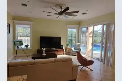 1035 Waterside Cir, Weston, FL 33327 - Photo 21