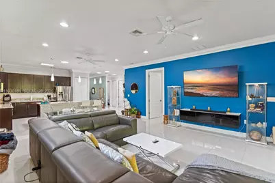 228 SW 4th St, Dania Beach, FL 33004 - Photo 17