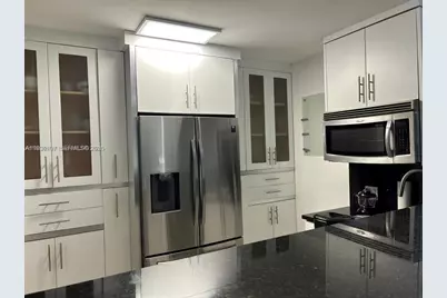 100 Bayview Dr #309, Sunny Isles Beach, FL 33160 - Photo 9