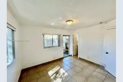 1274 NE 40th St #4, Oakland Park, FL 33334 - Photo 11