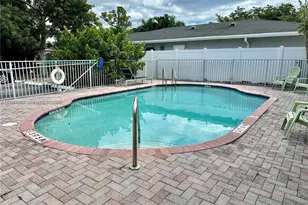 1274 NE 40th St, Oakland Park, FL 33334 - Photo 13