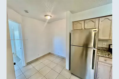 1274 NE 40th St #4, Oakland Park, FL 33334 - Photo 7