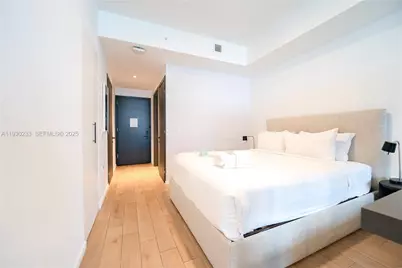 398 NE 5th St #2602, Miami, FL 33132 - Photo 3