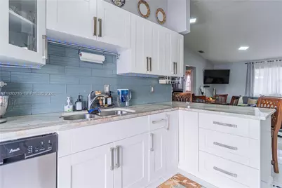 6900 NW 173rd Dr #1108, Hialeah, FL 33015 - Photo 9