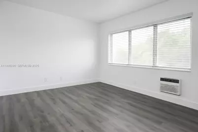 749 SE 15th St #8, Fort Lauderdale, FL 33316 - Photo 1