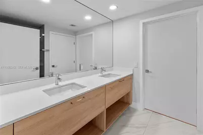 16385 Biscayne Blvd #2907, North Miami Beach, FL 33160 - Photo 27