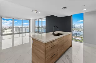 16385 Biscayne Blvd, North Miami Beach, FL 33160 - Photo 13