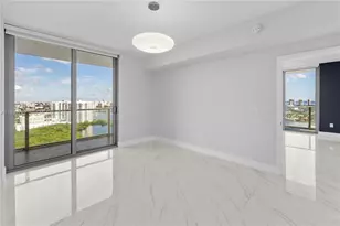 16385 Biscayne Blvd, North Miami Beach, FL 33160 - Photo 17