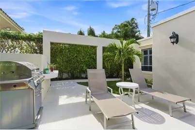 2607 Holy Cross Ln, Lake Worth, FL 33460 - Photo 11