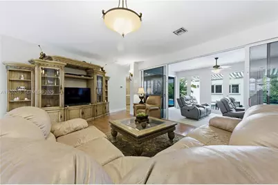 2607 Holy Cross Ln, Lake Worth, FL 33460 - Photo 15