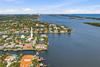 2607 Holy Cross Ln, Lake Worth, FL 33460 - Photo 5