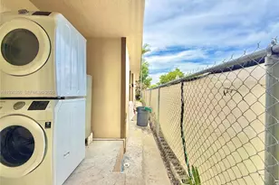 1001 NW 23rd Ct, Miami, FL 33125 - Photo 17