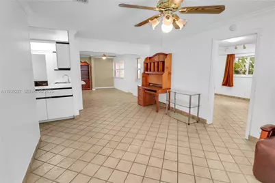 1331 Campanelli Dr, Plantation, FL 33322 - Photo 9