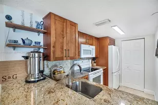 770 Claughton Island Dr, Miami, FL 33131 - Photo 9