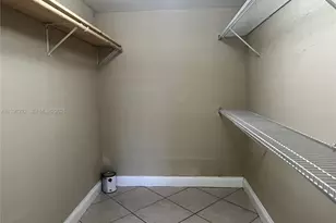 6091 W 22nd Ct, Hialeah, FL 33016 - Photo 9