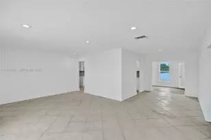 5810 NW 81st Ave, Tamarac, FL 33321 - Photo 7