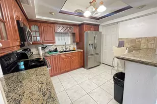 2955 NW 102nd St, Miami, FL 33147 - Photo 7