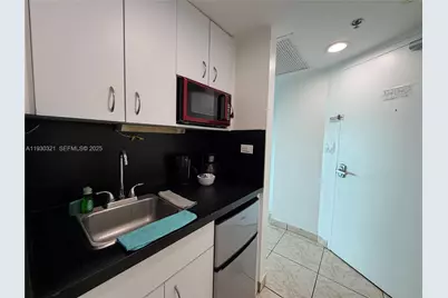 5445 Collins Ave #1506, Miami Beach, FL 33140 - Photo 9