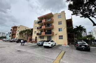 677 SW 9th Ave, Miami, FL 33130 - Photo 17