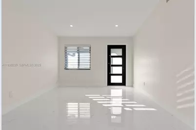 2737 W 55th Pl, Hialeah, FL 33016 - Photo 9