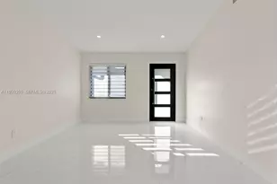 2737 W 55th Pl, Hialeah, FL 33016 - Photo 9