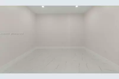 2737 W 55th Pl, Hialeah, FL 33016 - Photo 17