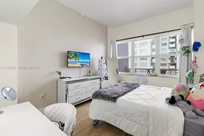 18061 Biscayne Blvd #PH01, Aventura, FL 33160 - Photo 17