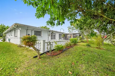 1705 NW 69th Ter, Margate, FL 33063 - Photo 25