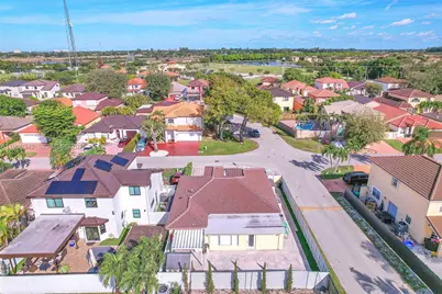 8300 NW 201st St, Hialeah, FL 33015 - Photo 29